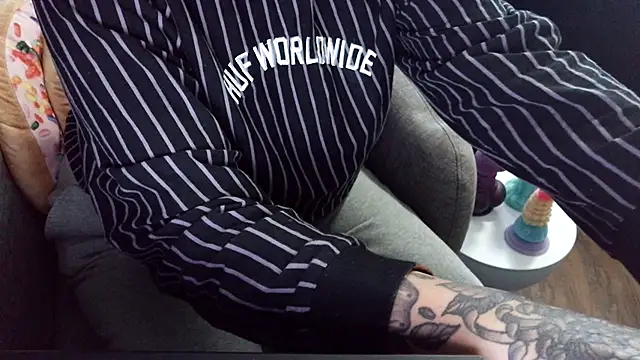 fetishslut4u online show from November 1, 2025, 9:39 pm