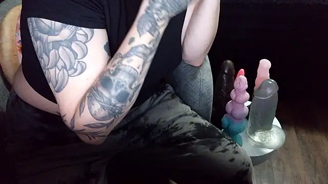 fetishslut4u online show from November 12, 2025, 2:28 pm