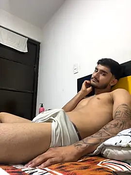 Snapshot of Nas-z09 chatting on September 10, 2025, 3:28 am Nas-z09 online show from September 10, 2025, 3:28 am