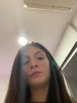 Snapshot of Danielaeliana chatting on May 3, 2026, 2:06 am Danielaeliana online show from May 3, 2026, 2:06 am
