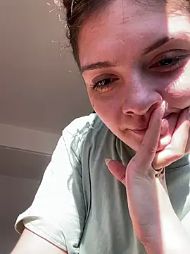 Snapshot of Danielaeliana chatting on May 23, 2026, 5:28 pm Danielaeliana online show from May 23, 2026, 5:28 pm