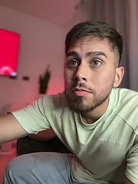 Snapshot of Tomas_Olivia chatting on February 20, 2026, 7:10 am Tomas Olivia online show from February 20, 2026, 7:10 am