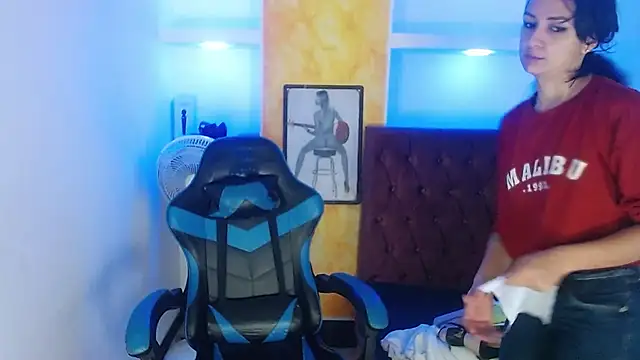 alison moon7 online show from October 1, 2025, 11:16 am