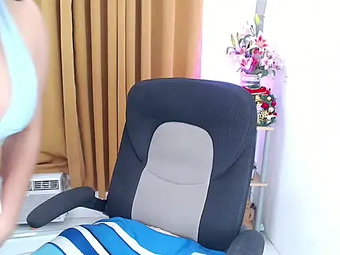 miss ashly  online show from November 6, 2025, 11:11 am