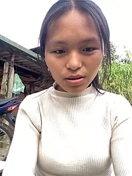 milo bae online show from December 3, 2025, 1:57 am