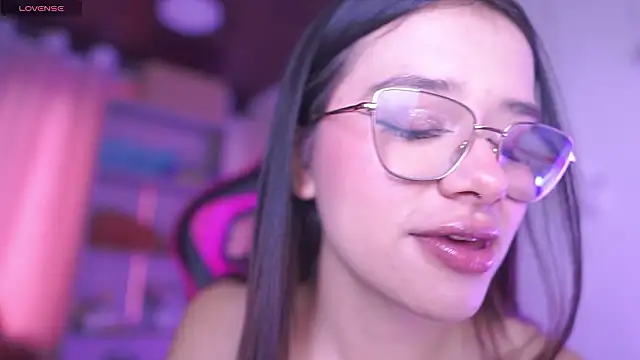 Snapshot of Lana_Dreams_ chatting on February 17, 2026, 10:49 pm Lana Dreams online show from February 17, 2026, 10:49 pm