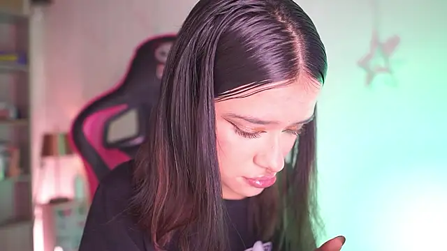 Snapshot of Lana_Dreams_ chatting on February 19, 2026, 12:28 am Lana Dreams online show from February 19, 2026, 12:28 am