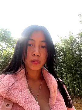 EmLy02 online show from December 2, 2025, 2:17 am