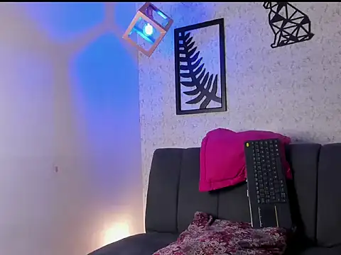 nicolai drake online show from September 26, 2025, 10:47 pm