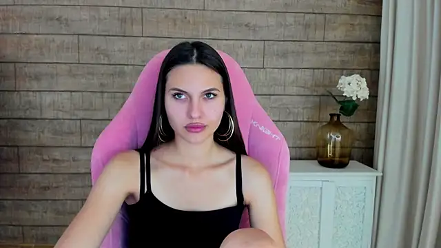 AlisaVersailles online show from September 11, 2025, 4:07 pm