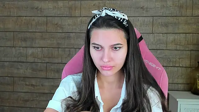 AlisaVersailles online show from October 13, 2025, 4:29 pm