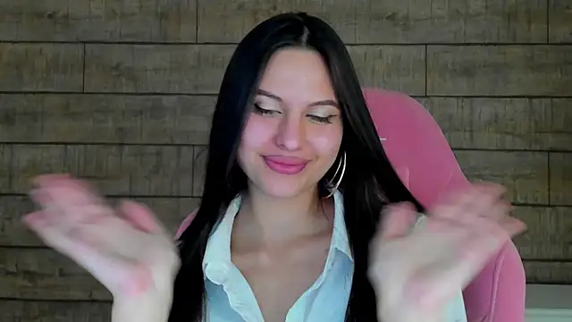 AlisaVersailles online show from November 18, 2025, 4:11 pm