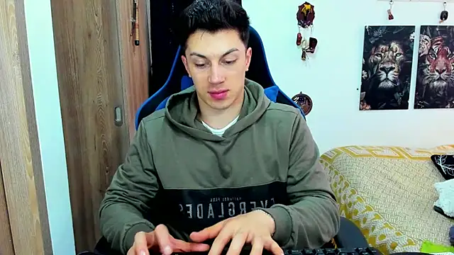 javiersexymann online show from December 13, 2024, 7:53 pm