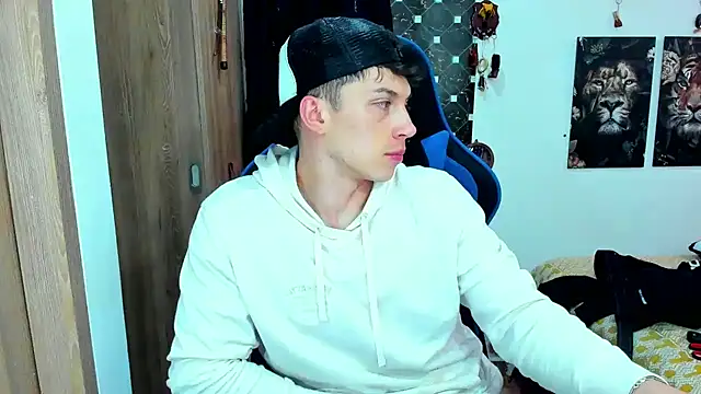 javiersexymann online show from December 16, 2024, 8:37 pm