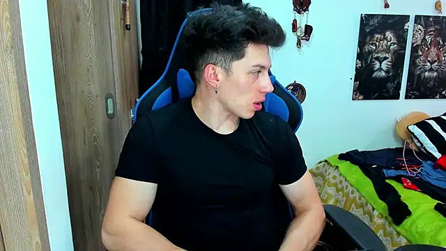 javiersexymann online show from December 21, 2024, 8:54 pm