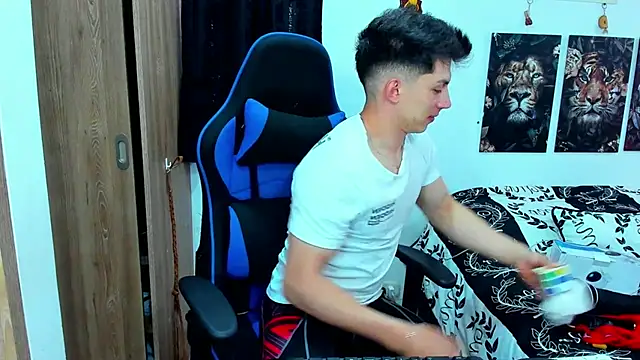 javiersexymann online show from January 22, 2025, 4:44 pm