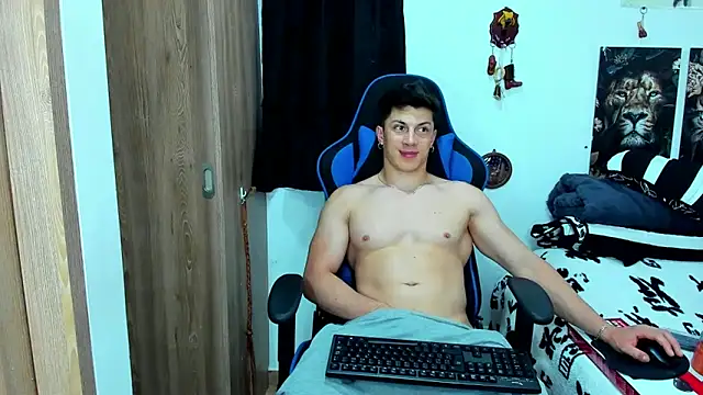 javiersexymann online show from February 12, 2025, 10:26 pm