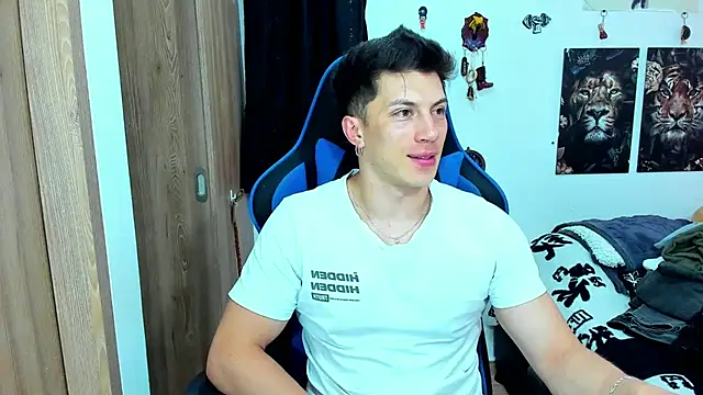 javiersexymann online show from February 16, 2025, 10:21 pm