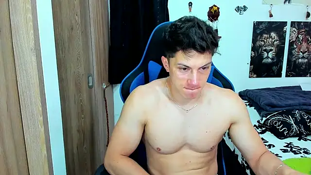 javiersexymann online show from February 17, 2025, 8:36 pm