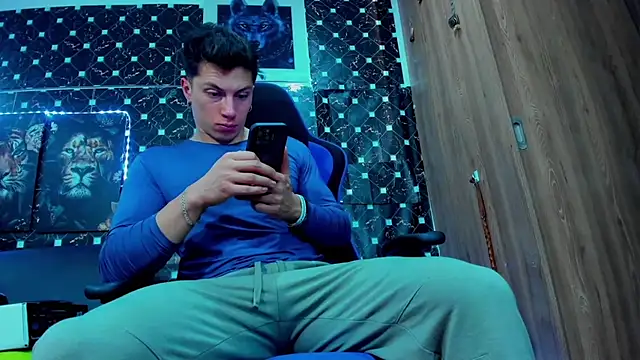 javiersexymann online show from October 3, 2025, 9:34 pm