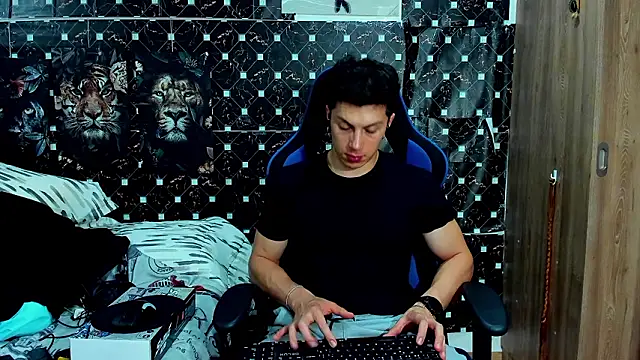 javiersexymann online show from March 5, 2026, 5:14 am