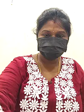 Snapshot of chaitara-reddy chatting on May 15, 2026, 6:53 am chaitara-reddy online show from May 15, 2026, 6:53 am