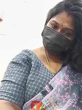 Snapshot of chaitara-reddy chatting on May 16, 2026, 7:05 am chaitara-reddy online show from May 16, 2026, 7:05 am