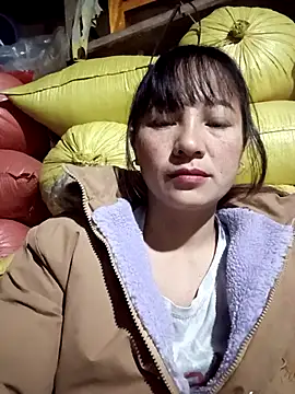 Mini3333 online show from December 1, 2025, 5:51 pm