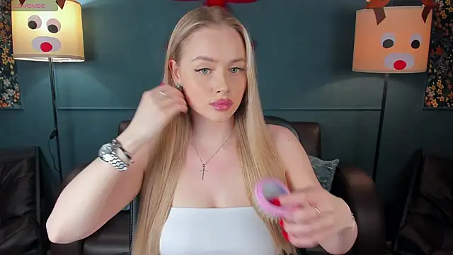 AvroraGoldie online show from January 15, 2026, 11:26 am