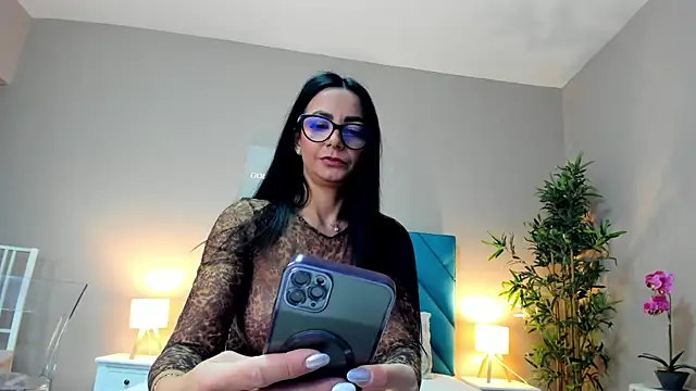 HaileyVice online show from September 22, 2025, 6:04 am