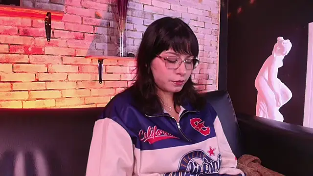 kitty malach online show from March 22, 2026, 3:21 am