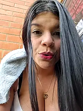 Eiimy pretty online show from October 30, 2025, 7:58 pm