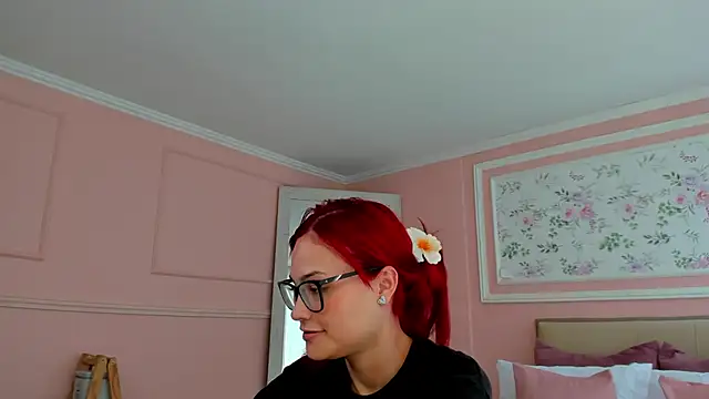 Snapshot of mae_lyra chatting on April 28, 2026, 5:29 pm mae lyra online show from April 28, 2026, 5:29 pm