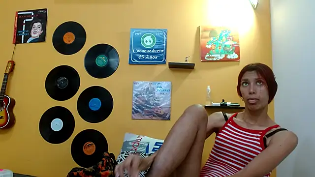 skinnyverus18 online show from October 27, 2025, 7:07 pm