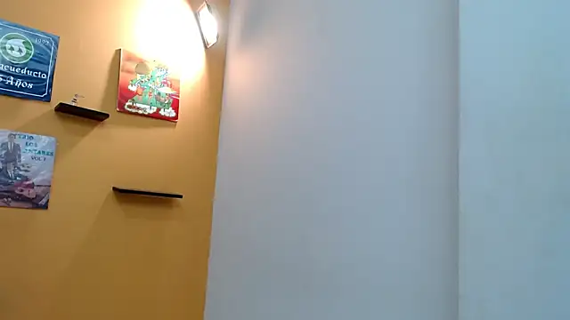 skinnyverus18 online show from February 11, 2026, 7:19 pm