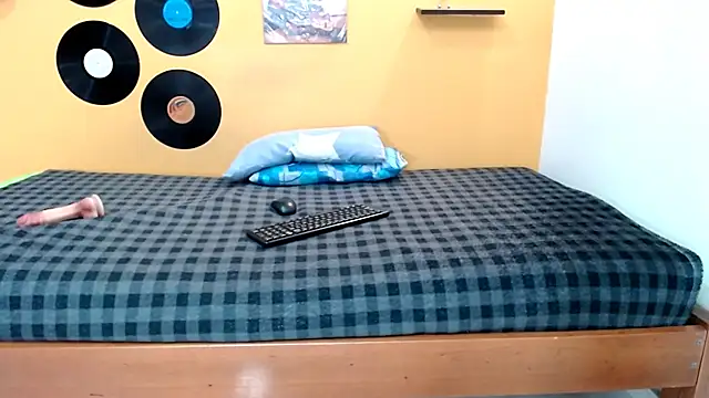 skinnyverus18 online show from February 28, 2026, 6:53 pm