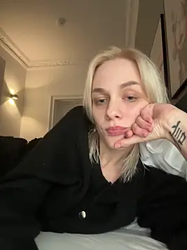 DaryaDoll online show from November 30, 2025, 10:25 pm