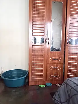 Snapshot of small_D94 chatting on February 25, 2026, 6:56 am small D94 online show from February 25, 2026, 6:56 am