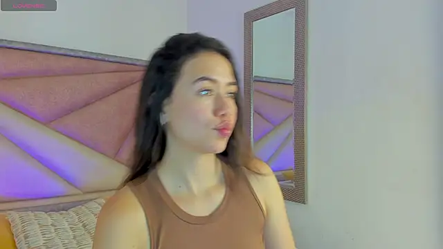 SaraWagner  online show from April 18, 2026, 12:25 am