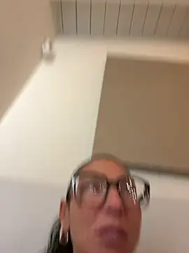 eddivad6974 online show from September 14, 2025, 6:51 pm