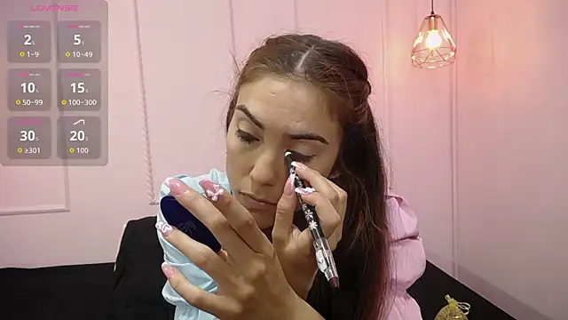 danna7cute online show from September 19, 2025, 8:53 pm