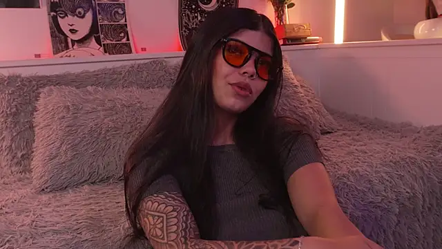 sophieee art online show from April 10, 2026, 10:31 am