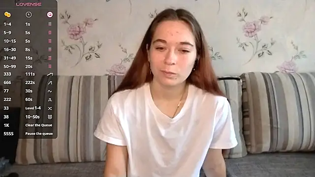 KissKarina online show from October 4, 2025, 10:13 am