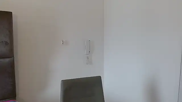 VIKTORNOIR online show from November 14, 2025, 1:43 pm