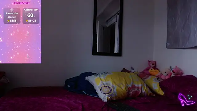 AllysonStonne online show from November 12, 2025, 7:35 pm