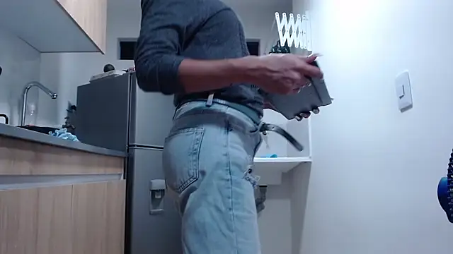 AllysonStonne online show from November 29, 2025, 2:03 am