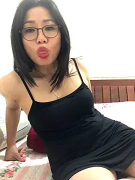 Vitamin sexy online show from November 30, 2025, 10:52 am