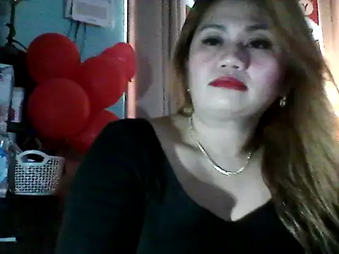 Snapshot of Miss_Heart chatting on November 2, 2025, 2:47 am Miss Heart online show from November 2, 2025, 2:47 am