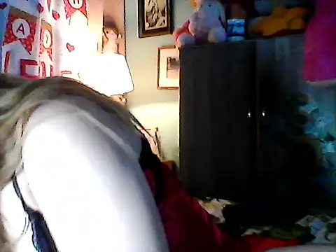 Snapshot of Miss_Heart chatting on November 14, 2025, 8:46 am Miss Heart online show from November 14, 2025, 8:46 am