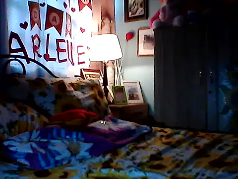 Snapshot of Miss_Heart chatting on November 21, 2025, 1:15 am Miss Heart online show from November 21, 2025, 1:15 am